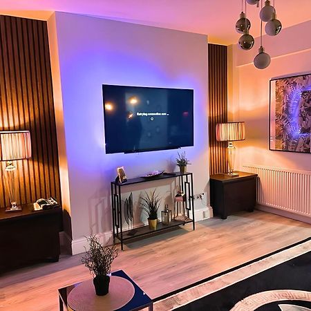 *Luxury 9Ine Lush Jacuzzi Apartment & Balcony* Μπέρμιγχαμ Εξωτερικό φωτογραφία