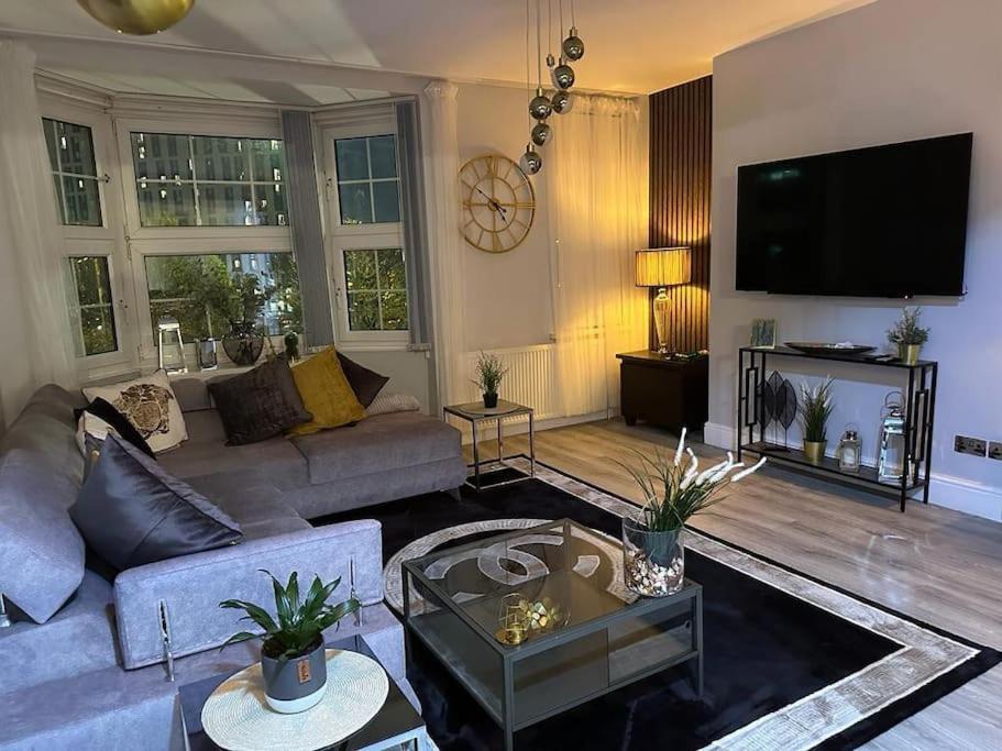 *Luxury 9Ine Lush Jacuzzi Apartment & Balcony* Μπέρμιγχαμ Εξωτερικό φωτογραφία